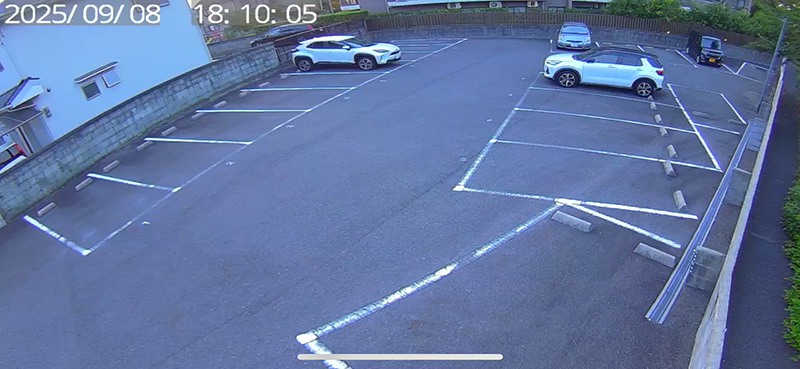スマートフォンで駐車場のカメラ映像を確認管理