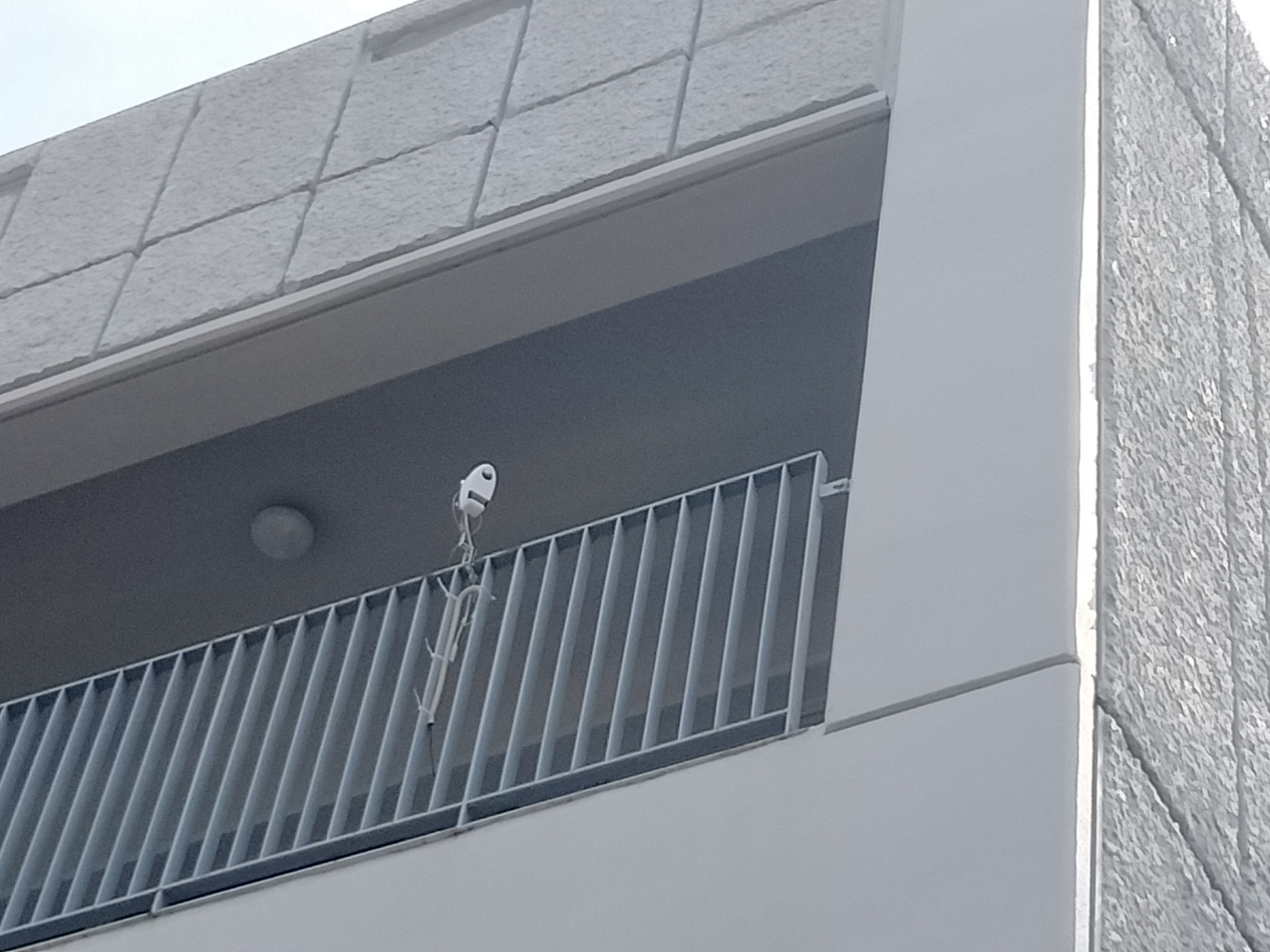 中央公民館3階テラスに設置されたIPC-180w-a